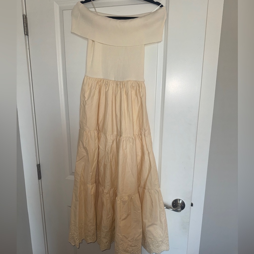 NWT Worth Collective Dine Off the Shoulder tiered Midi dress. Size large!